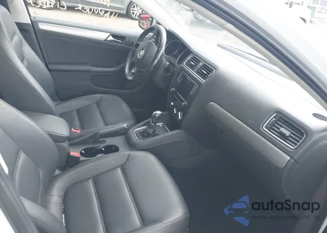 2017 Volkswagen Jetta 1.4T Se из США, поврежденный, VIN 3VWDB7AJ7HM210175